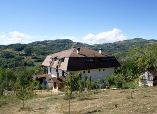 P Hranite se zdravo i uživajte uz organsko vino… organska basta